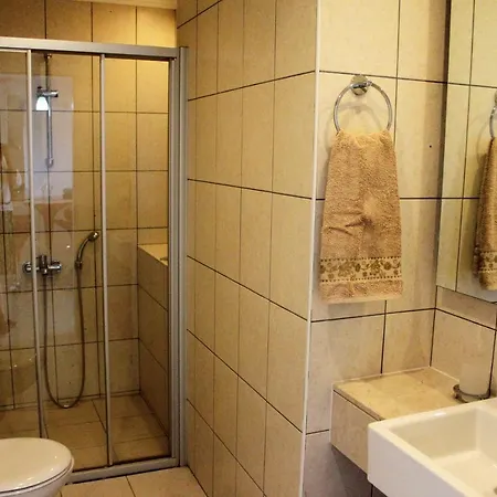 Apartment Babylon 13 *